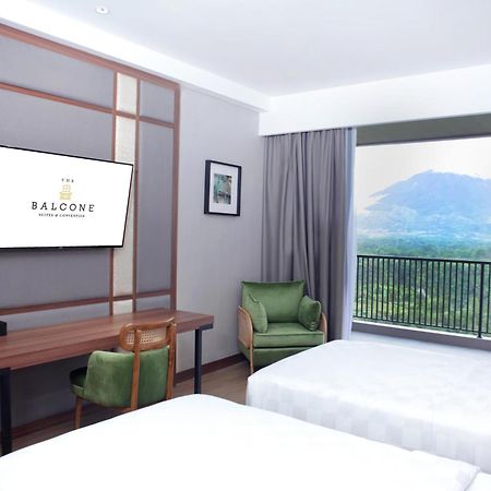 The Balcone Suites & Resort Bukittinggi Exterior photo