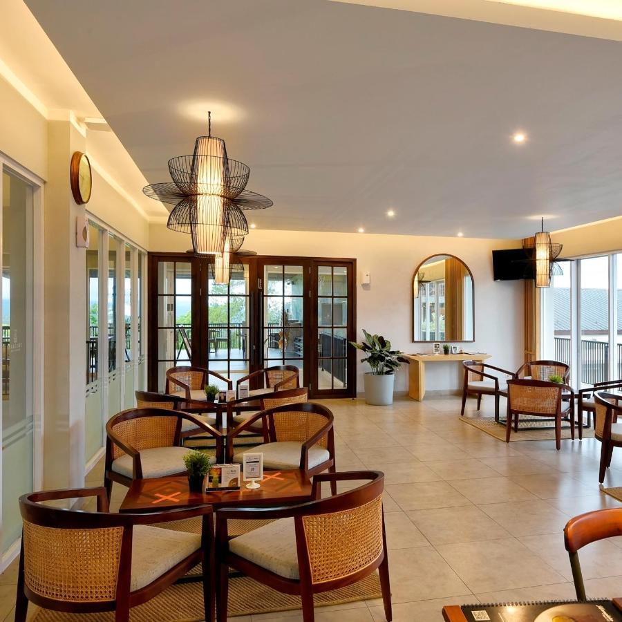 The Balcone Suites & Resort Bukittinggi Exterior photo