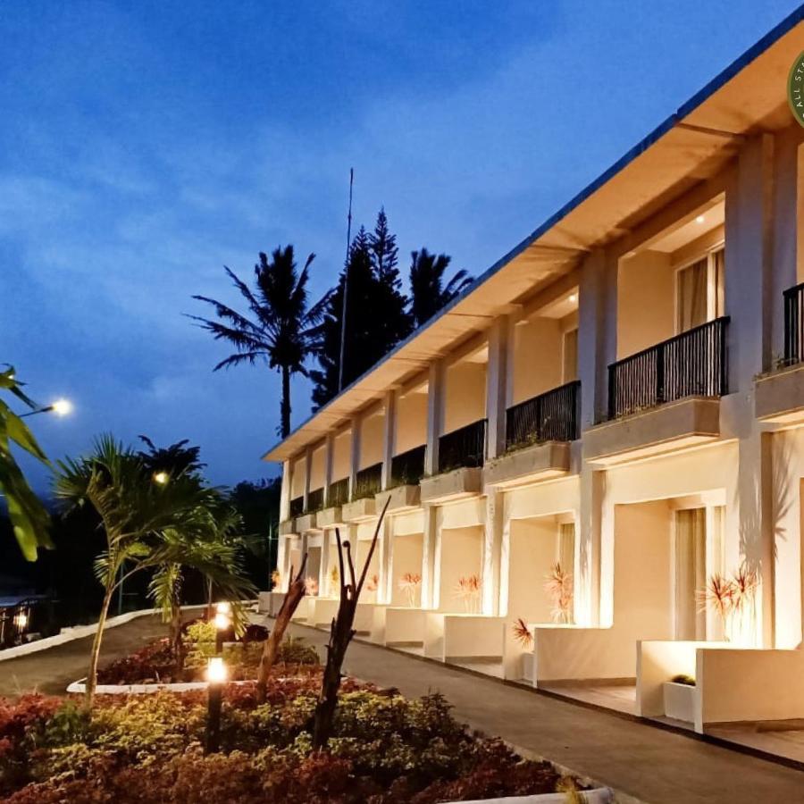 The Balcone Suites & Resort Bukittinggi Exterior photo