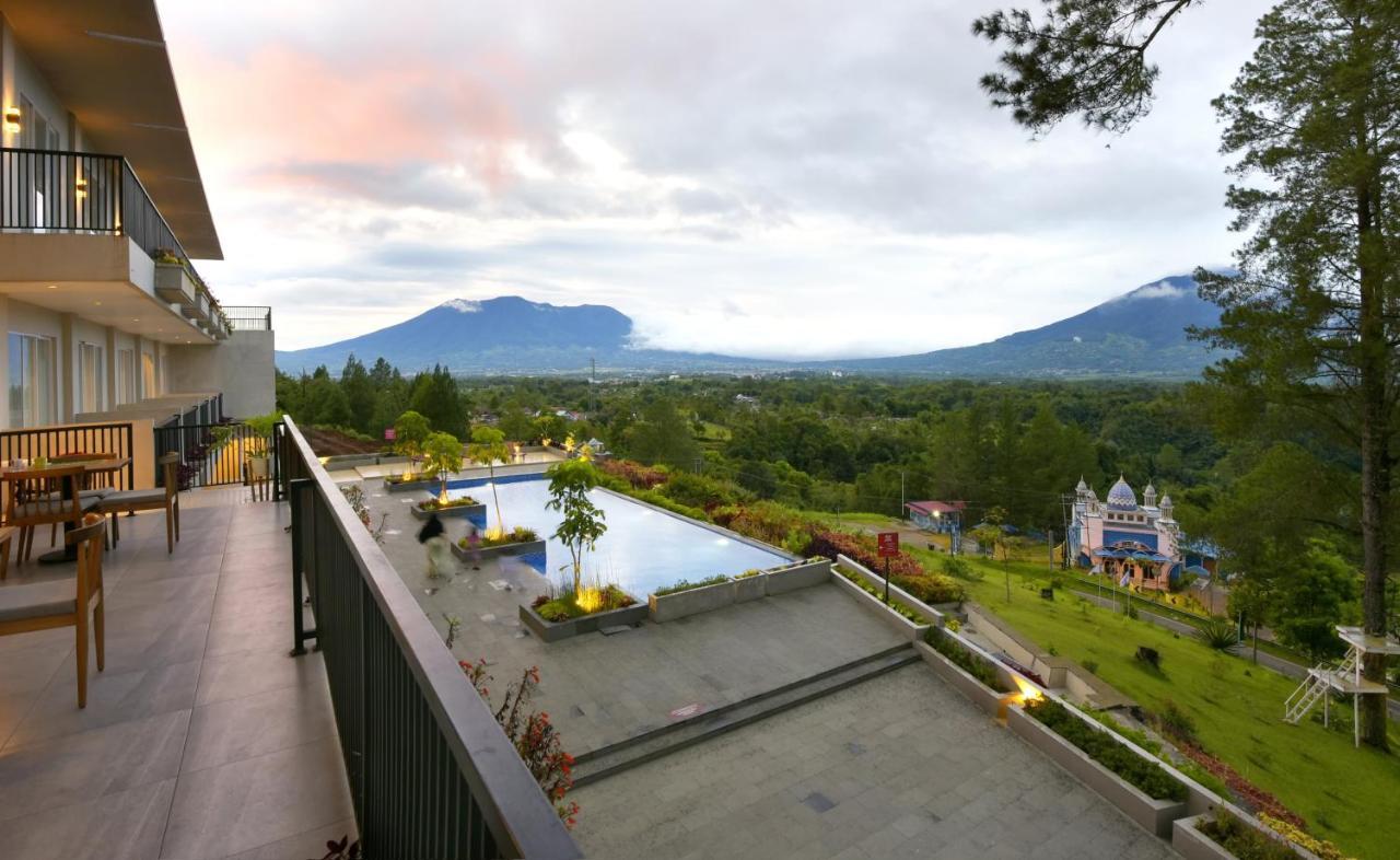 The Balcone Suites & Resort Bukittinggi Exterior photo