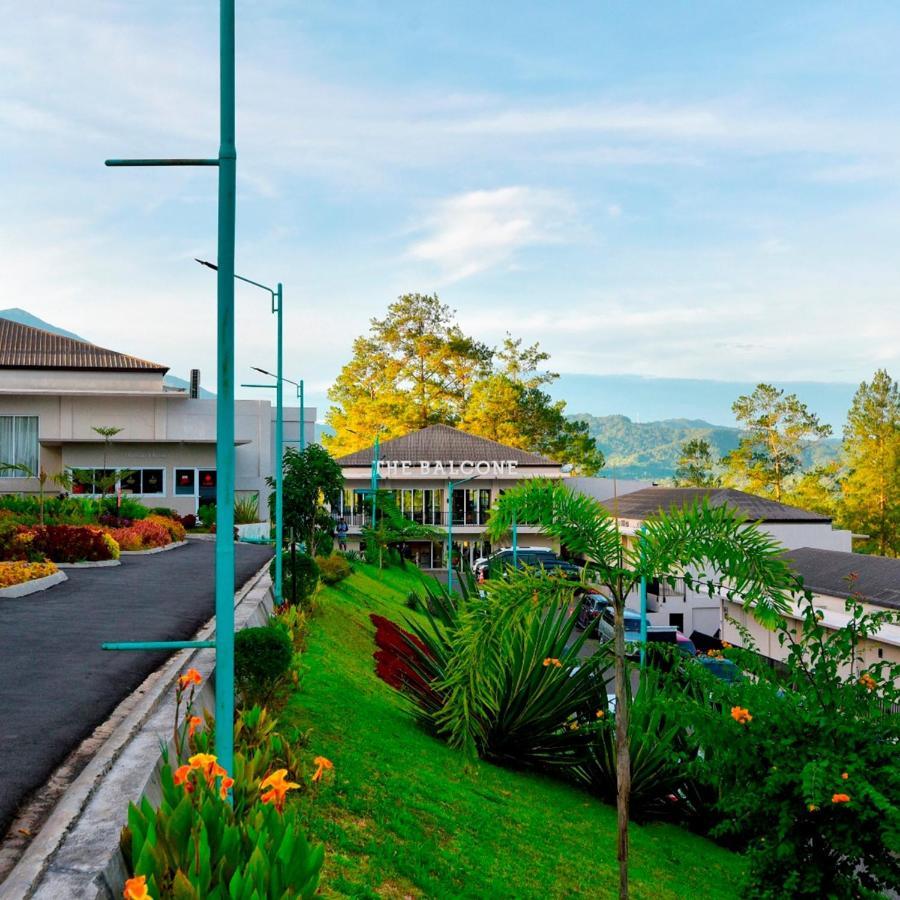 The Balcone Suites & Resort Bukittinggi Exterior photo