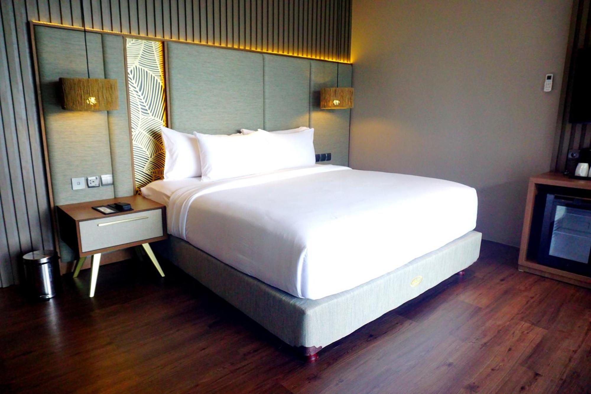 The Balcone Suites & Resort Bukittinggi Exterior photo